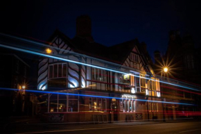 Отель The Saddle Inn  Честер